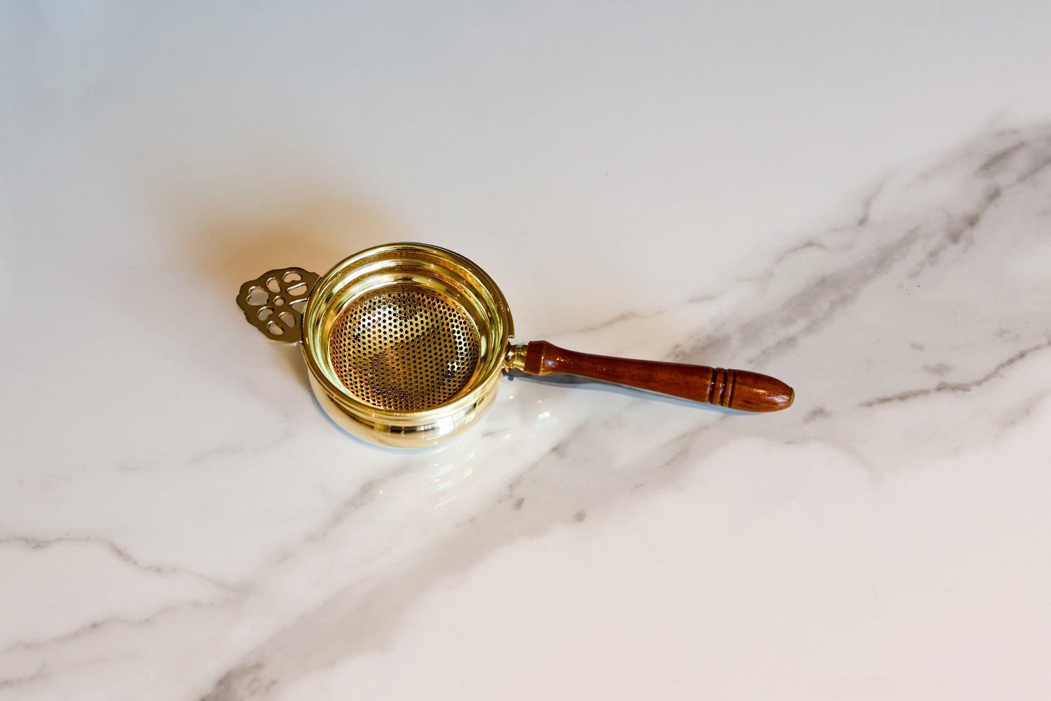 Wooden strainer - sy’a